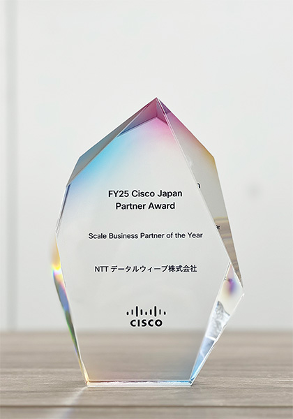 Cisco Japan Partner Award トロフィー