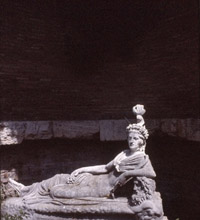 アッティスの石像 